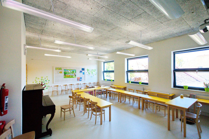 Architekt Ondřej Tuček, Přístavba a rekonstrukce obecní školy Hovorčovice – foto