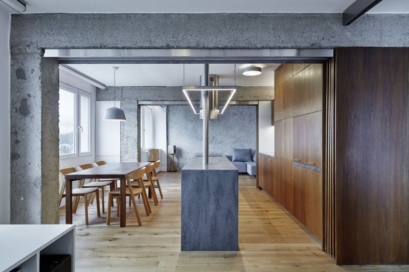 Rekonstrukce panelového bytu od studia Klára Makovcová Architects