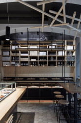 Coll Coll, bar Špejle, interiér