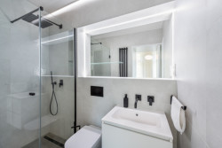 Interiér bytu na Letné od studia 2MAD