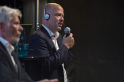 Andreas Hild při své přednášce ve Světozoru