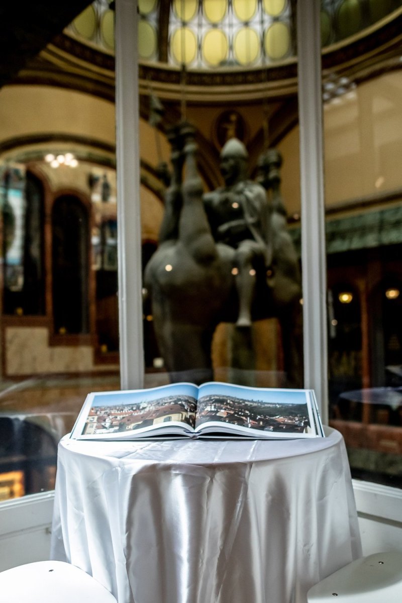 Expozice výstavy Ideální Velká/ Malá Praha, 1919/ 2019 v Galerii Lucerna.