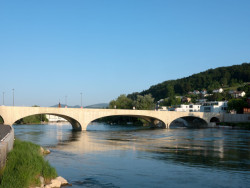 Pont Neuf v Aarau, Christ & Gantenbein: Most je celý odlitý monoliticky, je z jednoho kusu betonu a nemá žádné spoje