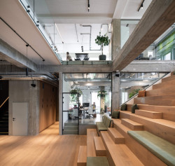 Přestavba budovy na sídlo firmy Raynet v Ostravě-Porubě od studia Ark