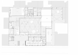 Fakulta rozhlasové a televizní tvorby Slezské univerzity v Katovicích, BAAS Arquitectura + Grupa 5 Architekci + Małeccy Biuro Projektowe, půdorys přízemí