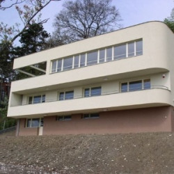 Rekonstrukce funkcionalistického transatlantiku Mace Friče