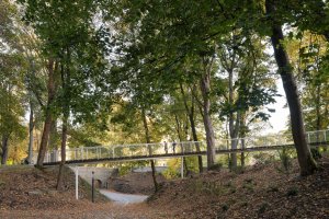 a léčit zničené místo.  (SOA architekti, ateliér KONCEPT, Park historie v Aši)