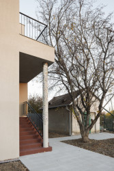 Rekonstrukce rodinného domu v Šaĺe na Slovensku od Bakyta architekti