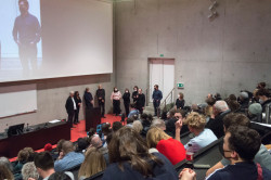 Premiéra filmu Trochu poučnej barák o budově Fakulty architektury ČVUT v Praze