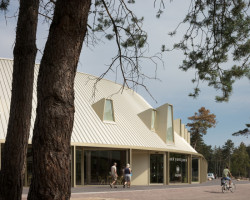 Návštěvní pavilon v národním parku Hoge Veluwe od dvou architektonických kanceláří De Zwarte Hond a Monadnock