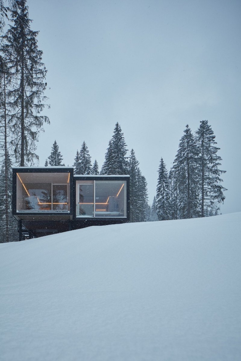 Sheltre pre hotel Bjornson, Ark-shelter / Michiel De Backer, Viktor Mikovčák, Martin Mikovčák