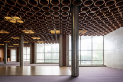 Dům odborů, techniky a kultury Istropolis v Bratislavě, 1956-81, Ferdinand Konček, Iľja Skoček a Ľubomír Titl. Foto: Matej Hakár