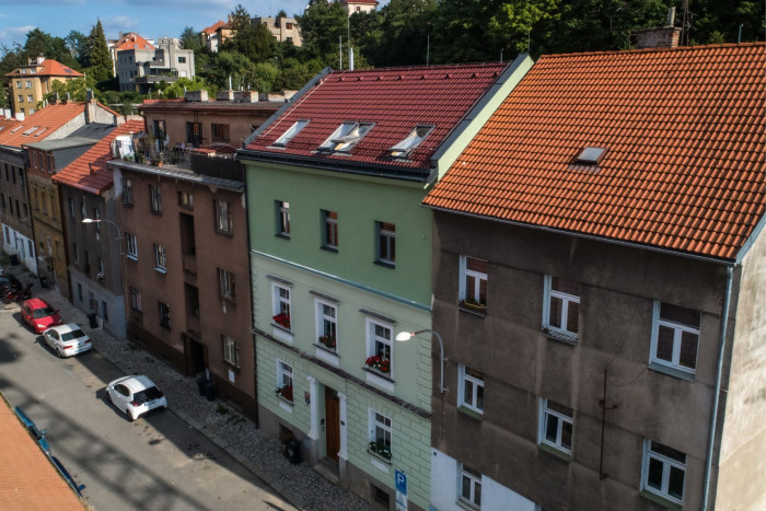 Nástavba v Praze - Radlicích, Arch. návrh Jitka Antošová, generální dodavatel stavby: VESPER HOMES