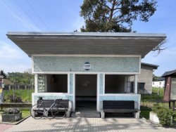 Nespeky - Zajímavá autobusová zastávka. Autor a rok stavby neznámý (Odhad 60 - 80. léta)