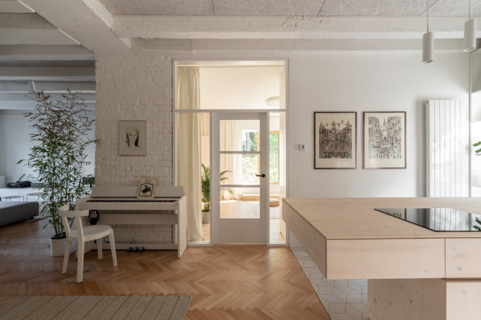 Rekonstrukce přízemního bytu, What architects