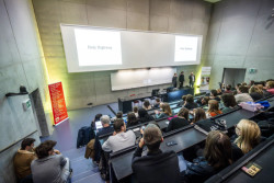 Přednášky jsou přístupné všem a vstup je zdarma.