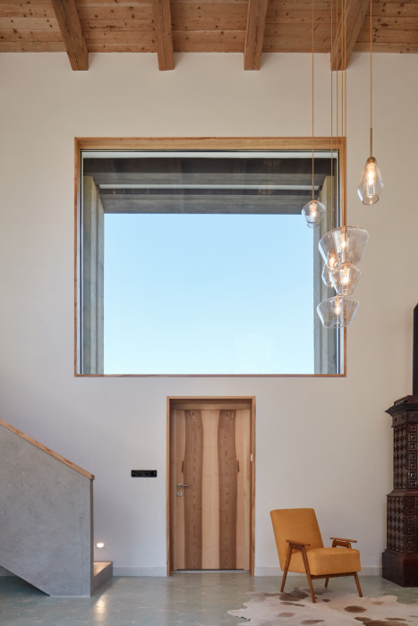 Dům v ruině, ORA/ Jan Hora, Barbora Hora, Jan Veisser