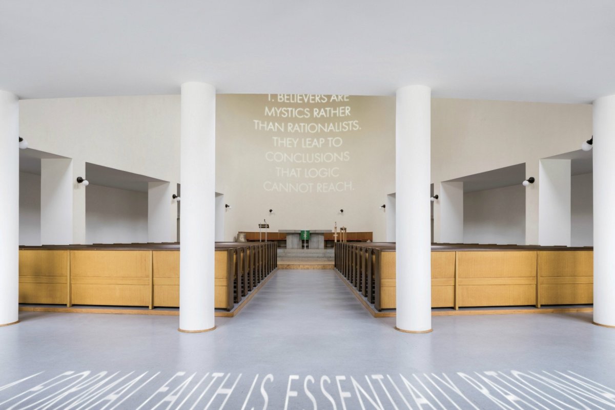 Instalace Věty po konceptuálním umění umělce Petra Duba. Foto: Studio Flusser