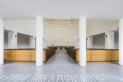 Instalace Věty po konceptuálním umění umělce Petra Duba. Foto: Studio Flusser