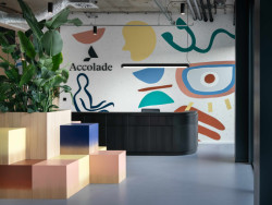 Svítidlo In the Tube 360° od Light Works na recepci Accolade