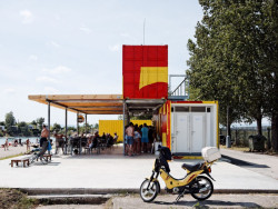 JRKVC, 5KA / Bufet z lodných kontajnerov – foto