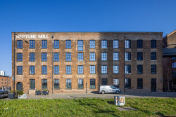 V realizaci Neptune Mill byl použit systém Aluprof MB-SLIMLINE.