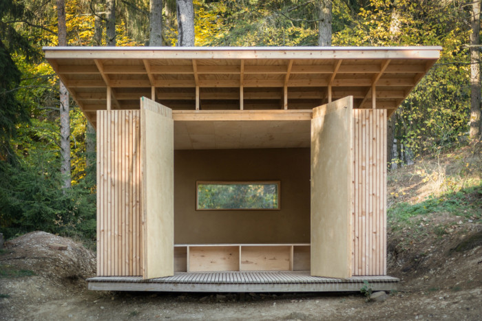 Útulňa pri Banskej Štiavnici, Ateliér HAUS / Miroslava Šestina, Tomáš Ružiak, Eva Šestina