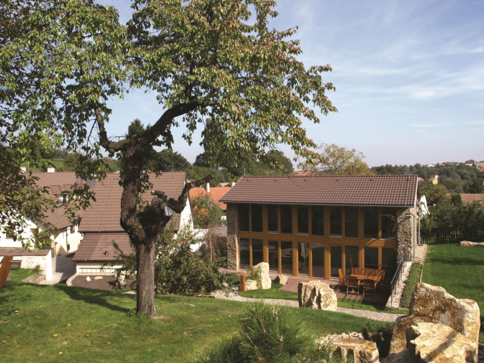 Dům v sadu, Radek Hadrbolec.