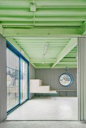 Educan Centrum od španělského studia Eeestudio