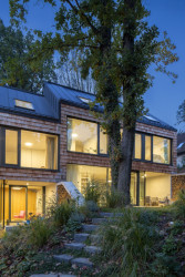 Dvojdům v lese, Architekti.sk