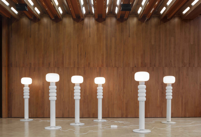 Simon Schnepp a Morgane Renou: fotografická série České velvyslanectví v Berlíně, 2021–2022