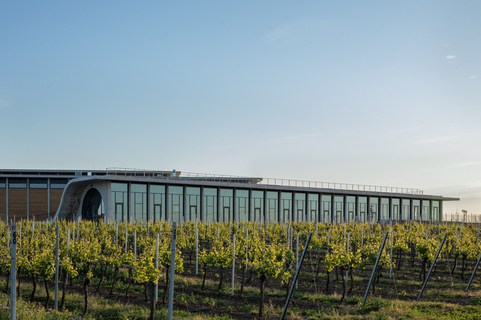 Sídlo Vinařství LAHOFER v Dobšicích u Znojma, Chybík+Krištof