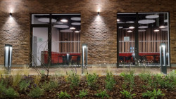 Rekonstrukci milovického kulturního domu navrhlo studio Hexaplan.