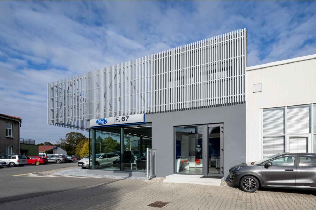  (Rekonstrukce autosalonu v Novém Jičíně; Kamil Mrva Architects)