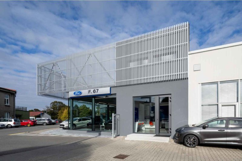  (Rekonstrukce autosalonu v Novém Jičíně; Kamil Mrva Architects)