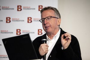 Bob Allies během přednášky v pražském DOXu, foto: Eva Kořínková