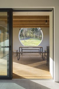 Rekreační rodinný dům od studia Lenka Míková architekti
