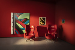 Křeslo z Hotelu Thermal podle návrhu Věry a Vladimíra Machoninových.