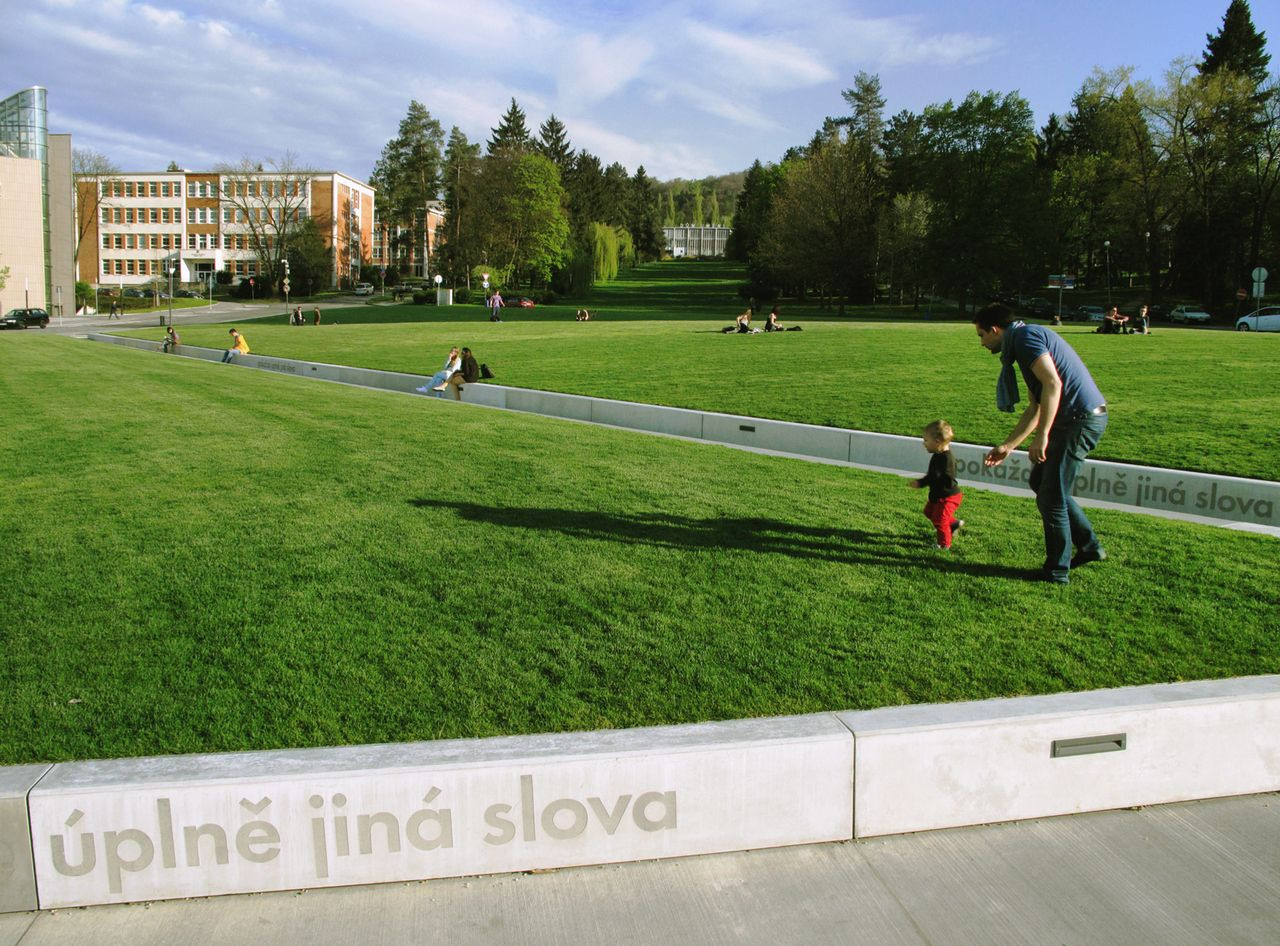 Ellement, Revitalizace Gahurova prospektu – foto