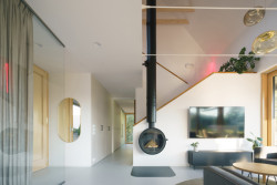 Cake Houses V přízemí je obývací pokoj a jedna ložnice