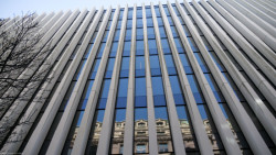 Na fasádu bylo použito sklo AGC s protisluneční ochranou Stopray Ultraselect 60/28 on Clearvision. (Administrativní budova BNP Paribas Fortis Montagne du Parc v Bruselu)