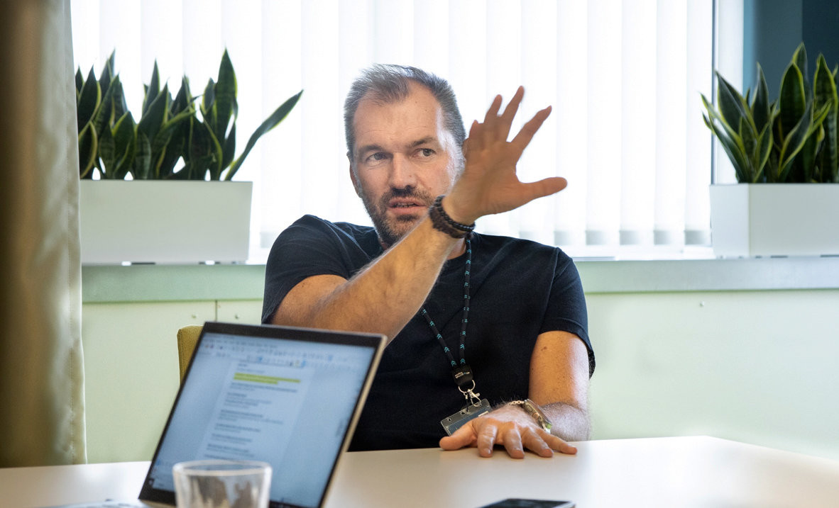 Jan Houdek, obchodně technický ředitel Divize 12 HINTON