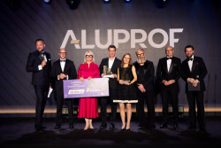 První cenu si odnesl ateliér Maćków Pracownia Projektowa se svojí realizací bytového domu Bernardyńska 4, který stojí ve Vratislavi.