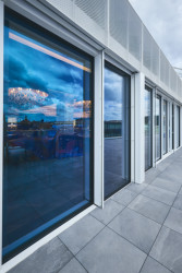 Také skla musela napodobit původní realizaci.