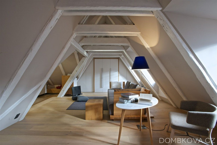 I. D. Arch, Půdní byt v jižních Čechách - foto