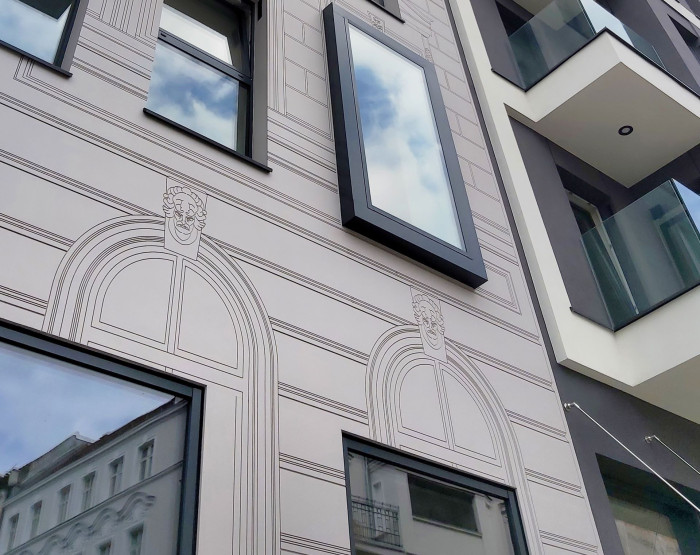 zbořeného nájemního domu v duchu Benátské charty. 