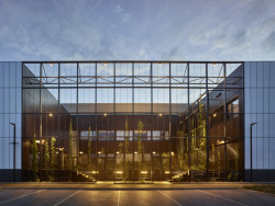 Studio Bogle Architects navrhlo novou budovu Fyzikálního ústavu Akademie věd České republiky na pražském Ládví