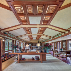 Snímky amerického fotografa Andrewa Pielage, který dokumentuje stavby F.L. Wrighta, jsou k vidění ve Winternitzově vile.