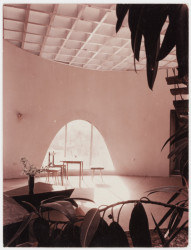 Vlastní dům ve Wroclawi dokončil Witold Lipiński v roce 1967.