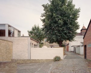 Rodinný dům v ulici Wembury Mews v Londýně od Russella Jonese